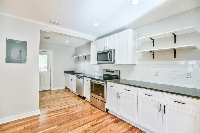 Foto del edificio - 432-434 W 8th Ave
