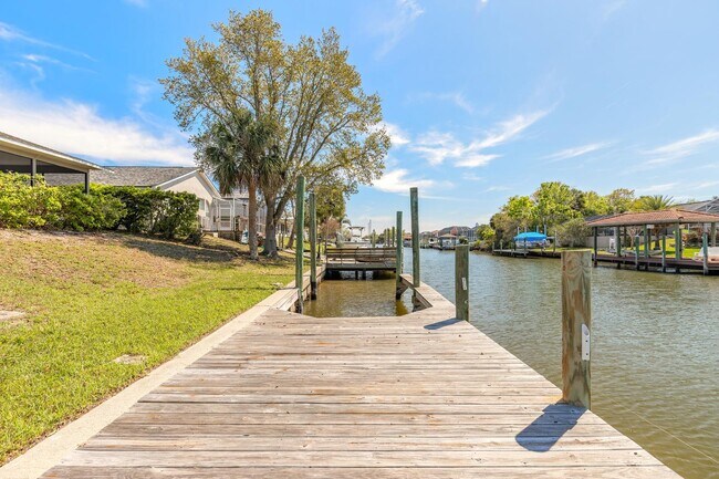 Building Photo - 10 Cormorant Ct