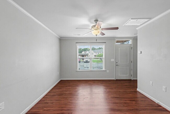 Foto del edificio - 403 Sullivan Loop Rd