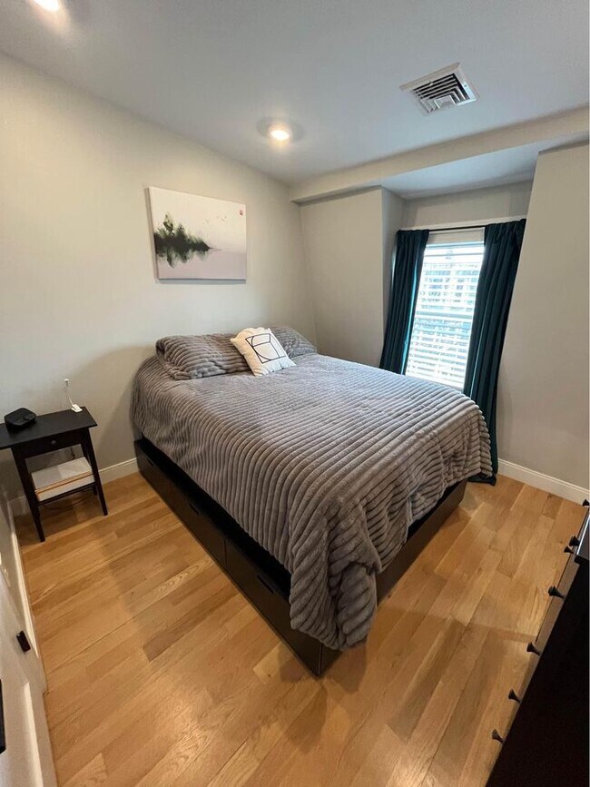 Foto del edificio - 456 Meridian St