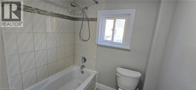 Photo du bâtiment - 42 Madison Ave N