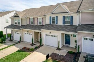 Building Photo - 415 Stone Flower Ln