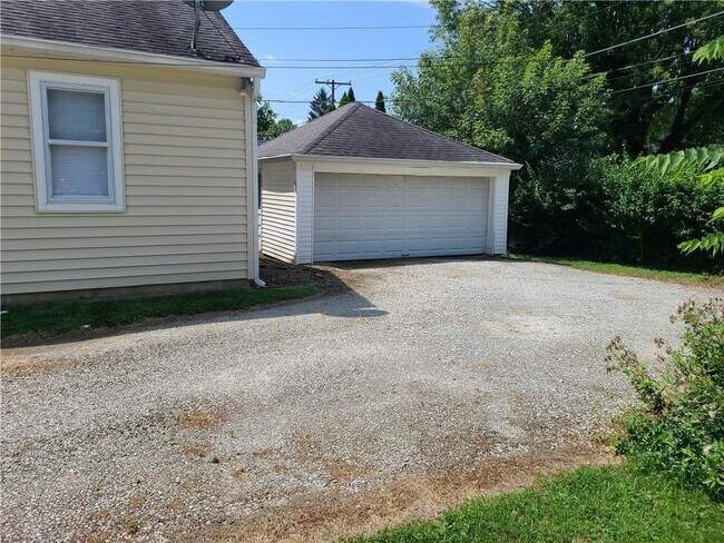 Foto del edificio - 5838 Rosslyn Ave