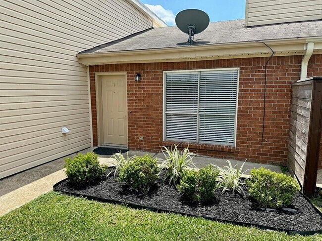 Foto del edificio - 9001 Carousel Ln