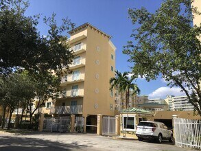 Building Photo - 2475 NW 16th St Rd