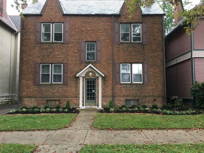 Building Photo - 997 Neil Ave