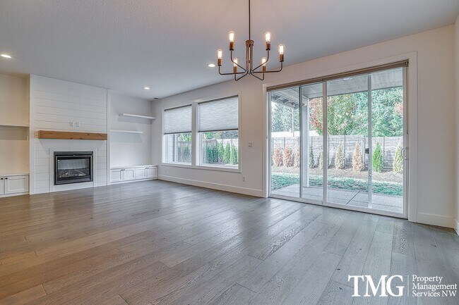 Foto del edificio - Modern Style Home w/ 3 Beds and 2 Bath in ...