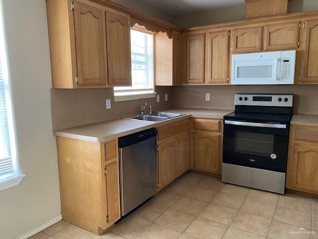 Building Photo - 18 Cervantes Ave