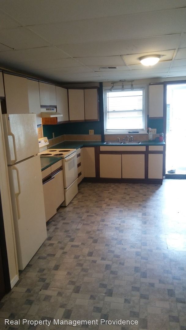 Building Photo - 1 br, 1 bath Apartment - 1792 Cranston Street