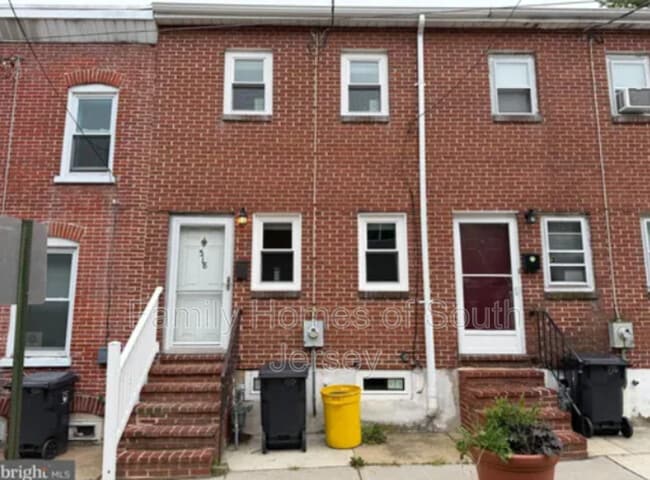 Photo - 810 N Church St House