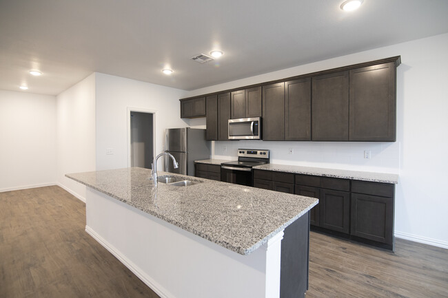 Building Photo - 90 Maple Leaf Dr