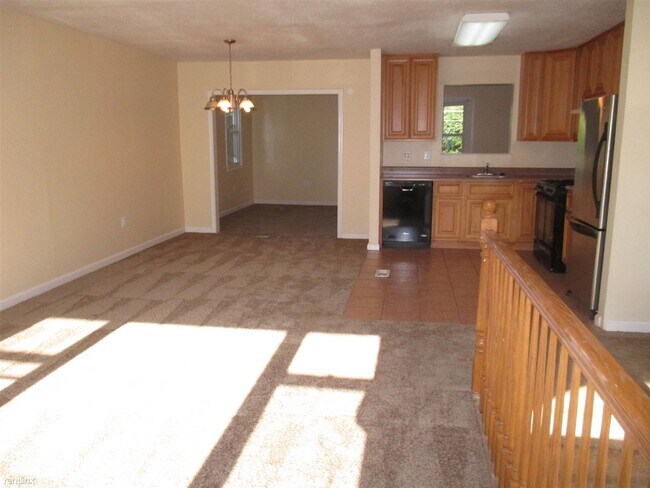 Building Photo - 3 br, 1 bath Duplex - 1227 Kimberly Ln Unit A