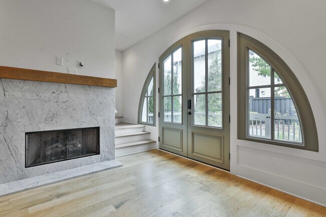 Building Photo - 335 Sage Ln