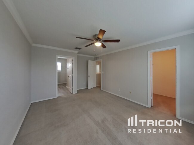 Building Photo - 9122 Silver Vista