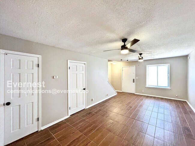 Building Photo - 6563 Poplar Woods Cir S