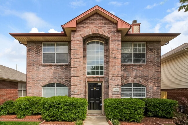 Building Photo - 216 High Pointe Ln