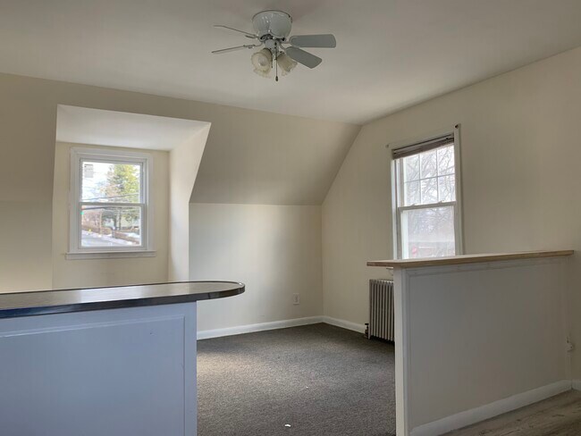 Living Area - 43 Mount Vernon Ave