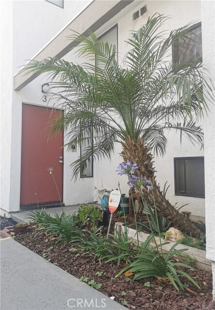 Building Photo - 814 N Monterey St