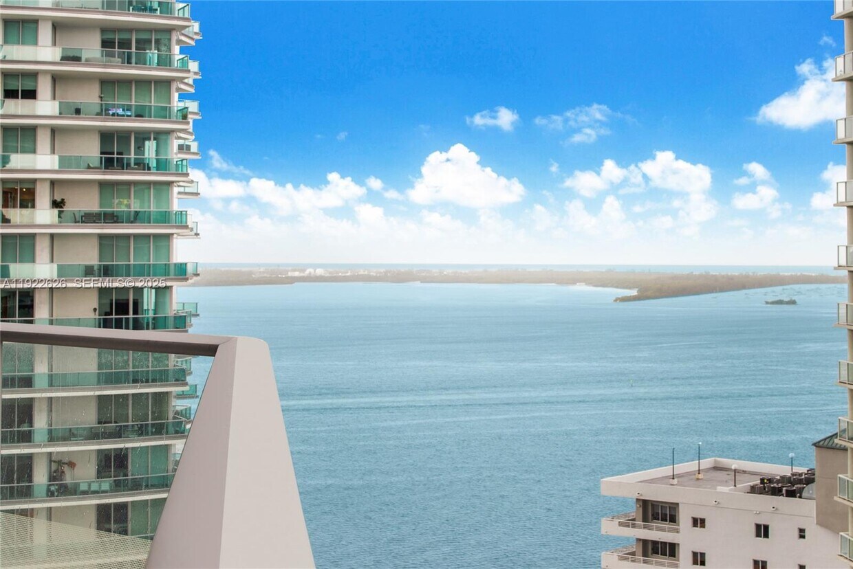 Foto principal - 1300 Brickell Bay Dr