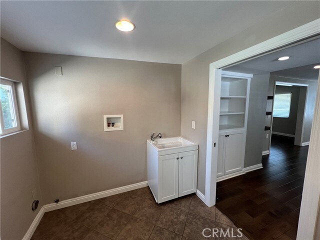 Foto del edificio - 1120 N Fairvalley Ave
