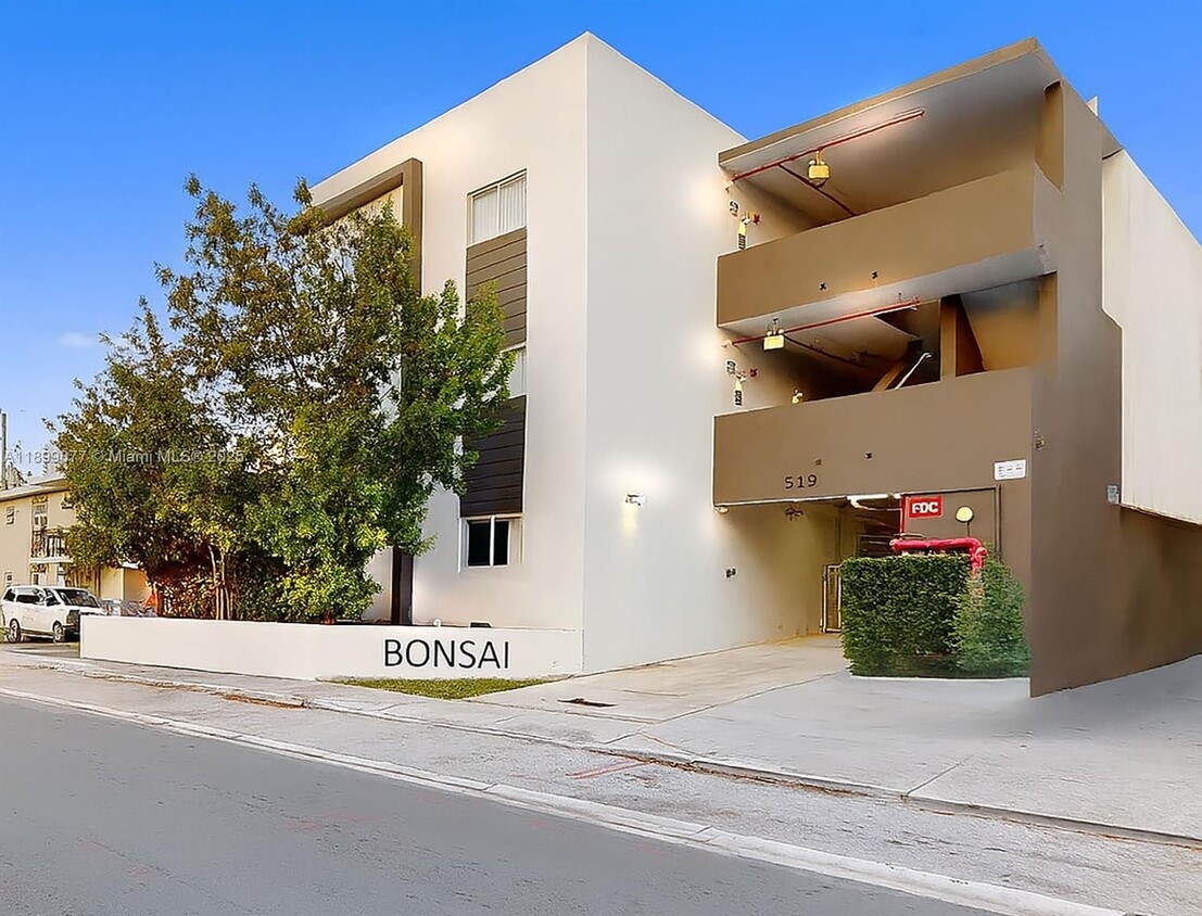 Foto principal - 519 SW 5th Ave