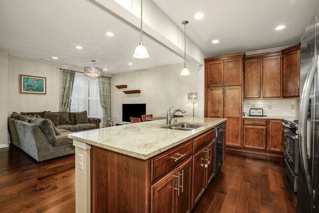 Building Photo - Spacious home in Issaquah