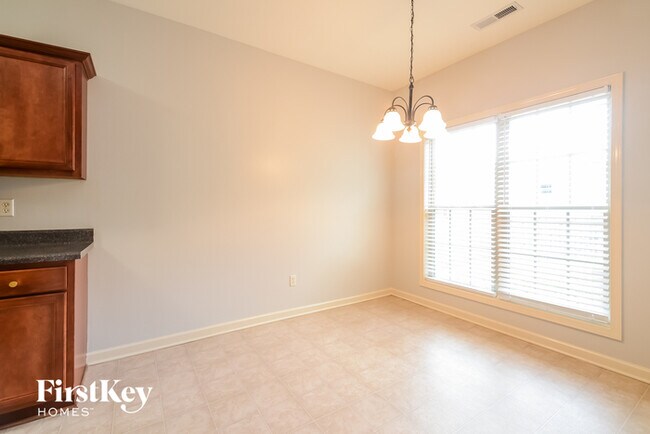 Foto del edificio - 105 Sunflower Pl