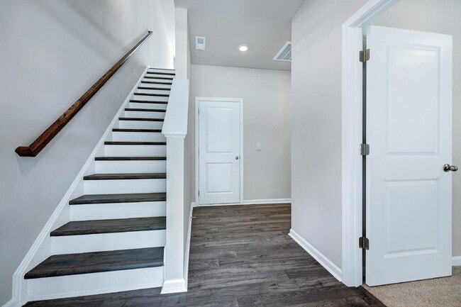 Building Photo - 2229 Horton Pk Dr