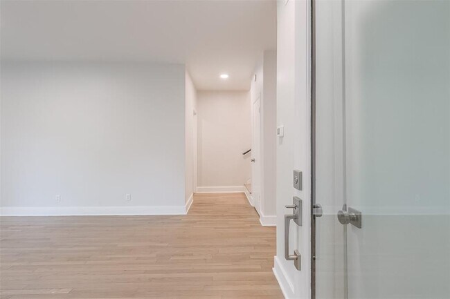 Foto del edificio - 6408 Haskell St