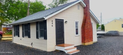 Building Photo - 646 Princeton Ave
