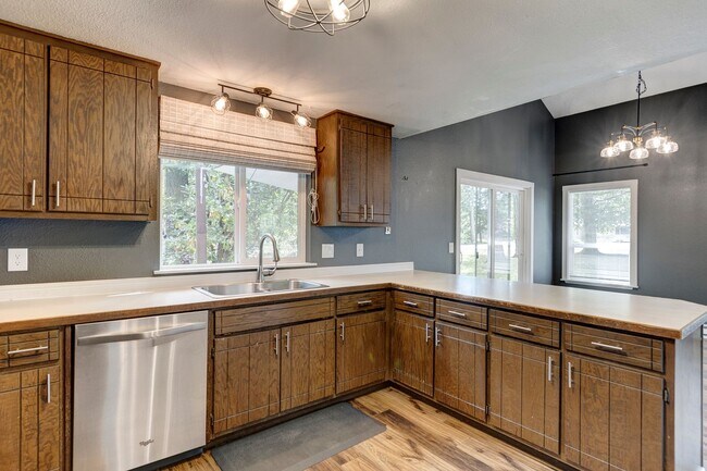 Foto del edificio - Charming 3 Bed, 2 Bath Home on a Quiet Street