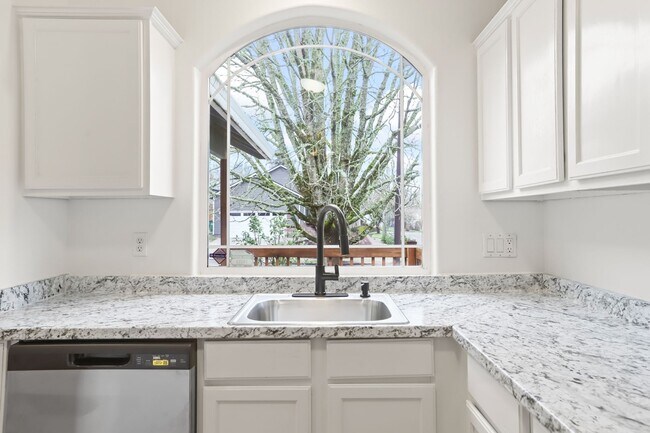 Building Photo - 3066 SW Corbeth Ln