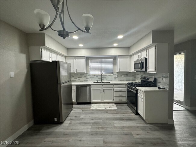 Foto del edificio - 6727 W Charleston Blvd