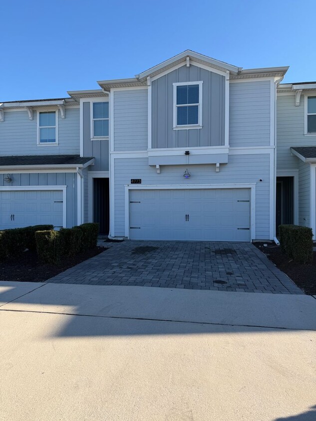 4 Bed 3.5 Bath townhouse for rent in storey lake - 4 Bed 3.5 Bath townhouse for rent in storey lake