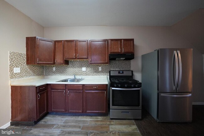 Building Photo - 5214 Heston St