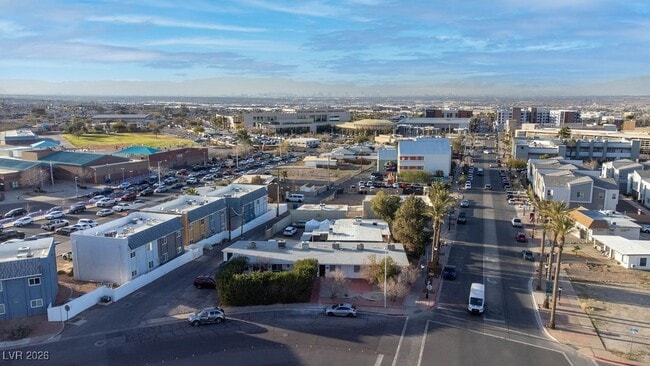 Foto del edificio - 342 S Water St