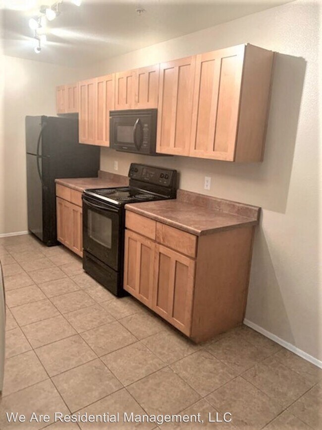 Foto del edificio - 1385 W University Ave