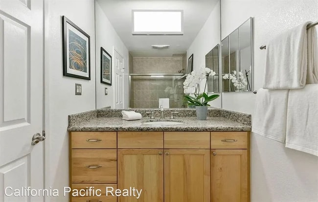 Building Photo - 77 Fairmount Ave