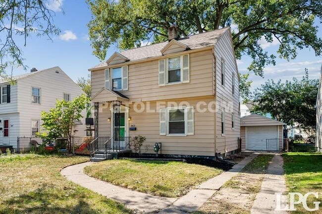 Building Photo - 3613 Bellevue Rd