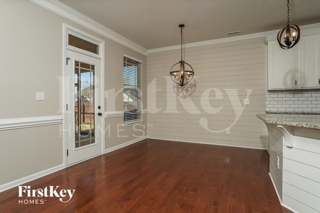 Foto del edificio - 2456 Bearded Iris Ln