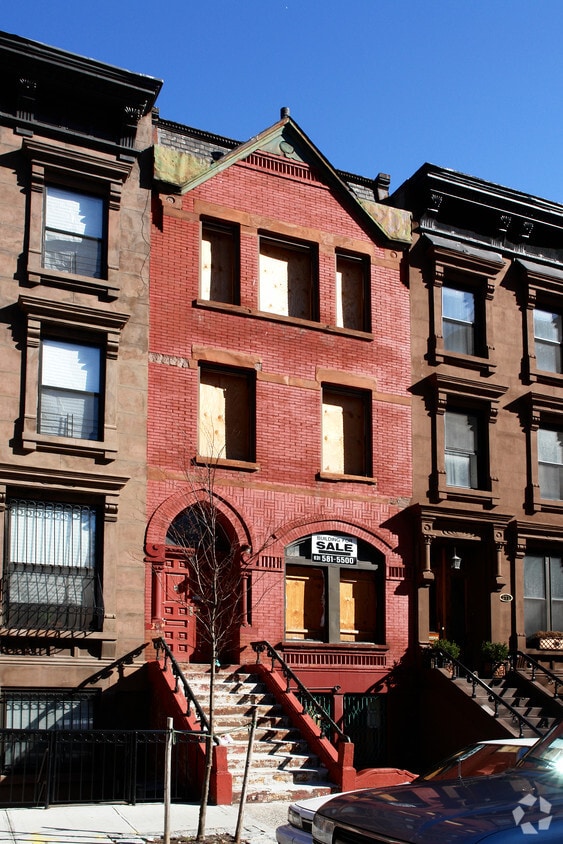 Primary Photo - 213 W 131st St
