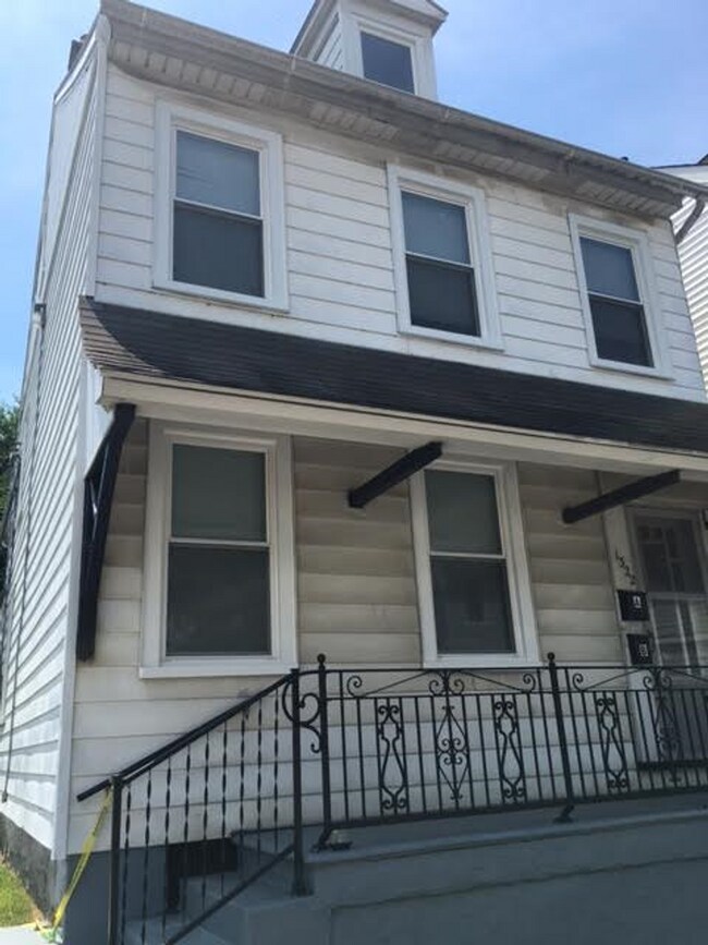 Building Photo - 1322 Ferry St
