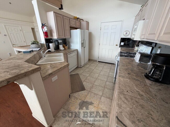 Foto del edificio - Gorgeous Lake View! 3 Bedroom with Garage & Car Port in Incline Village!  Allows a cat!