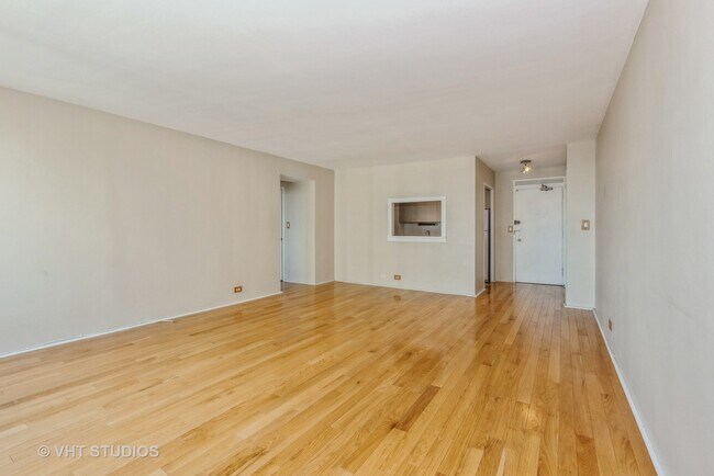Foto del edificio - 3600 N Lake Shore Dr