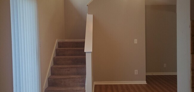 Building Photo - 3BD/2.5BA, Off Broadway Condo, west Columb...