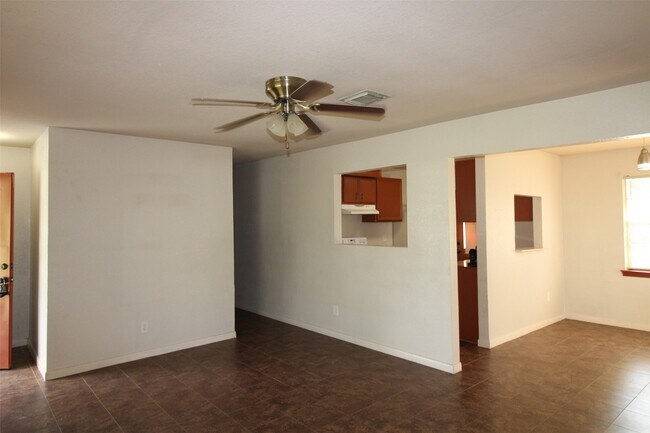 Foto del edificio - 5942 Glen Grove St