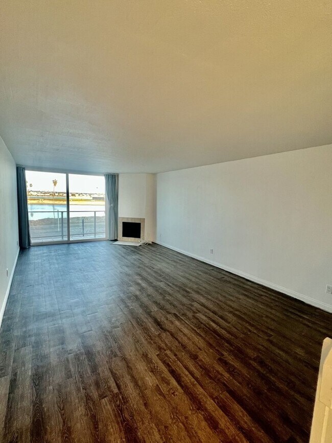Building Photo - Breathtaking Views Of Mission Bay From You...