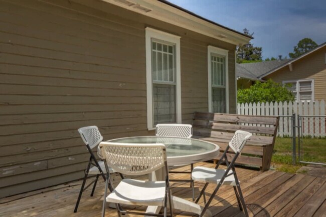 Foto del edificio - 1440 Cherokee Ave