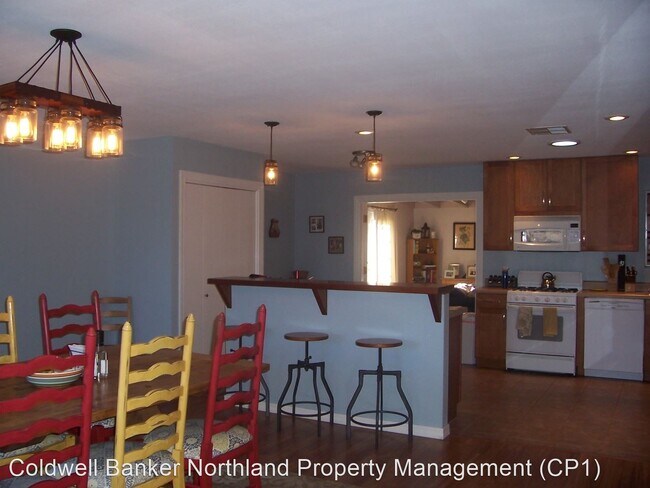 Building Photo - 4 br, 2 bath House - 5743 N. Smokerise Dr.
