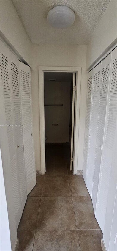 Foto principal - 3399 Foxcroft Rd